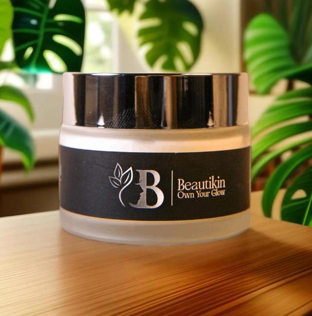 Nexvora™ Whitening Cream for Radiant Glowing Skin – Brightening Daily Moisturizer, Hydrating Skin Care Formula for Smooth & Even Tone
