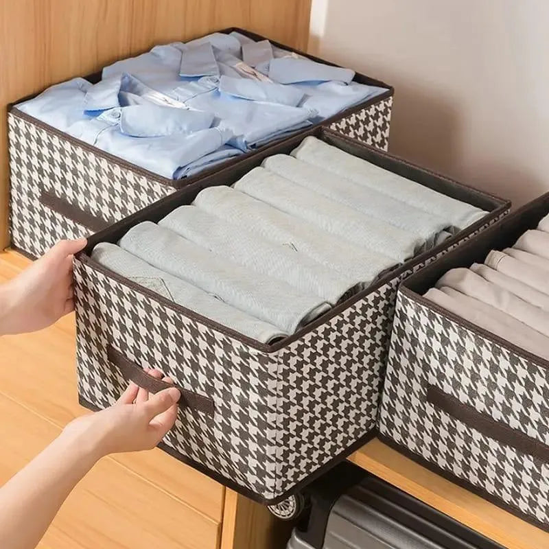 Nexvora™ Houndstooth Fabric Wardrobe Organizer – 44cm Large Storage Box, Foldable Closet Organizer for Clothes, Bedding & Home Storage