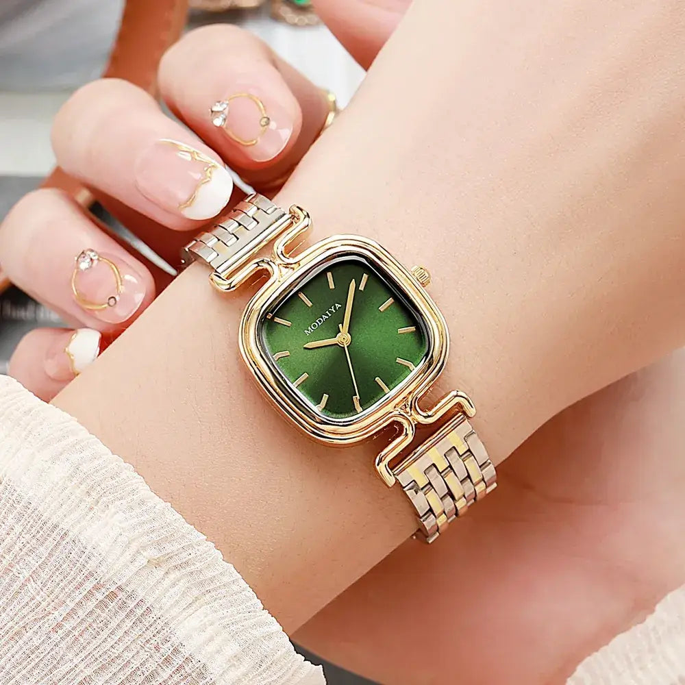 Nexovora™ Aurelia Crystal Quartz Watch – Gold Stainless Steel Edition for Women