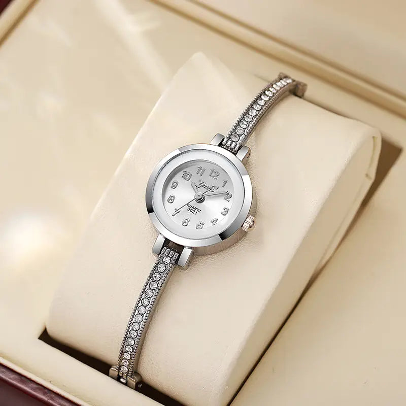Nexovora™ Celestia Diamond Quartz Watch – Luxury Bracelet Edition for Women